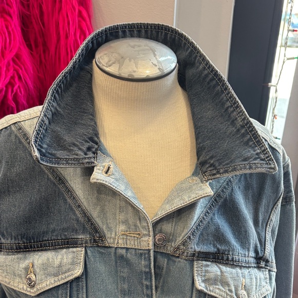 SOLD 🩷🩷🩷Wild fable Light Blue Denim Jean Jacket - Picture 8 of 8
